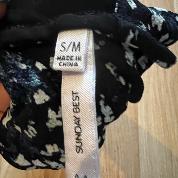 Backless Sunday best / Aritzia halter top, size s/m
NWOT, great condition - Picture 3 of 3